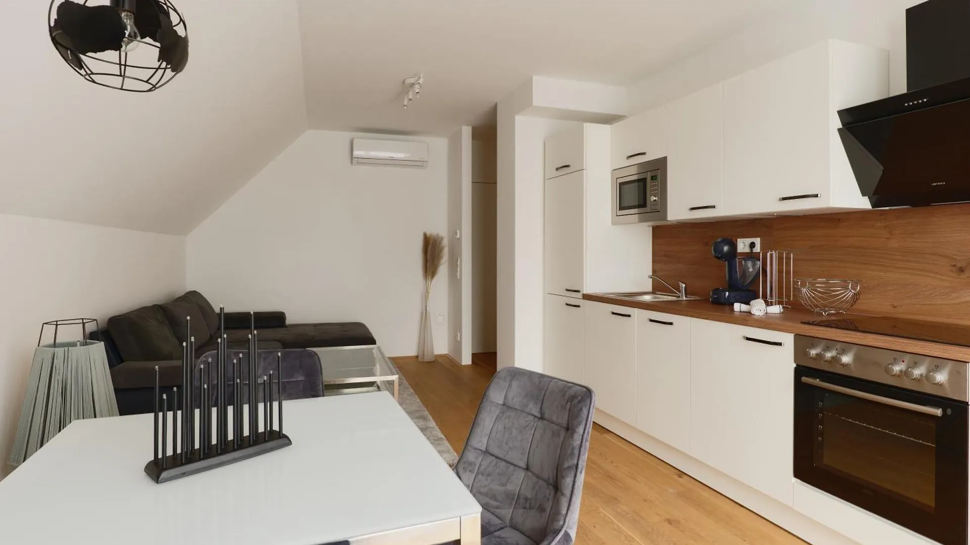 Aparthotel Symphony Apartments Vienna - Garden, Terrace And Grill