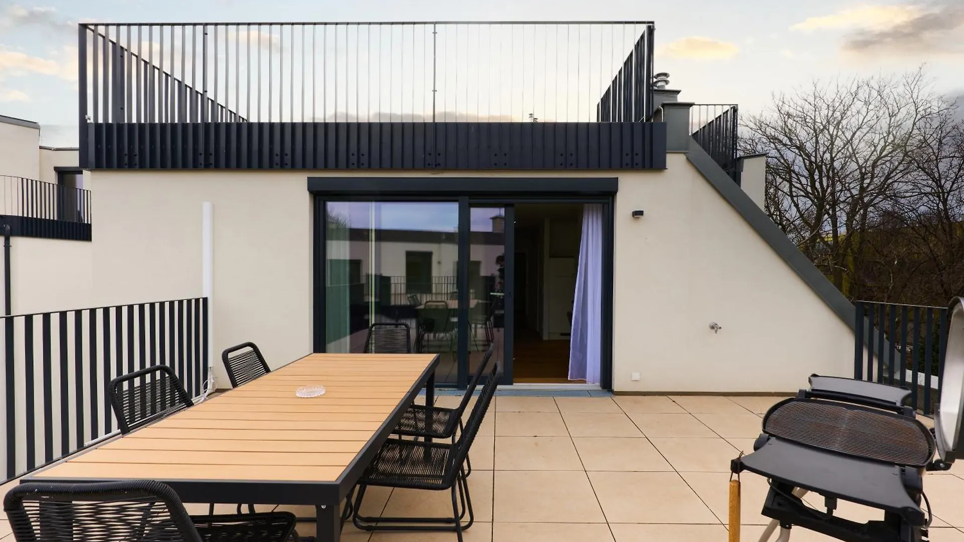 Aparthotel Symphony Apartments Vienna - Garden, Terrace And Grill