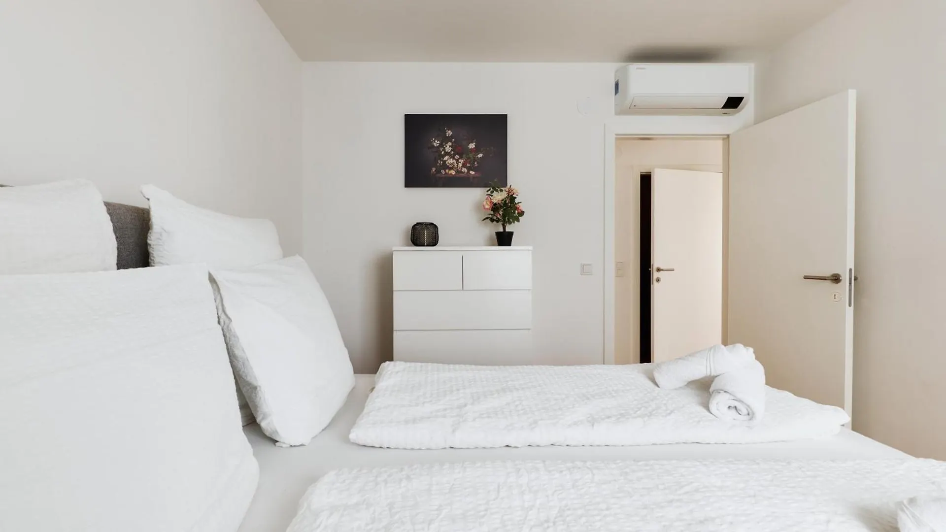 Aparthotel Symphony Apartments Vienna - Garden, Terrace And Grill