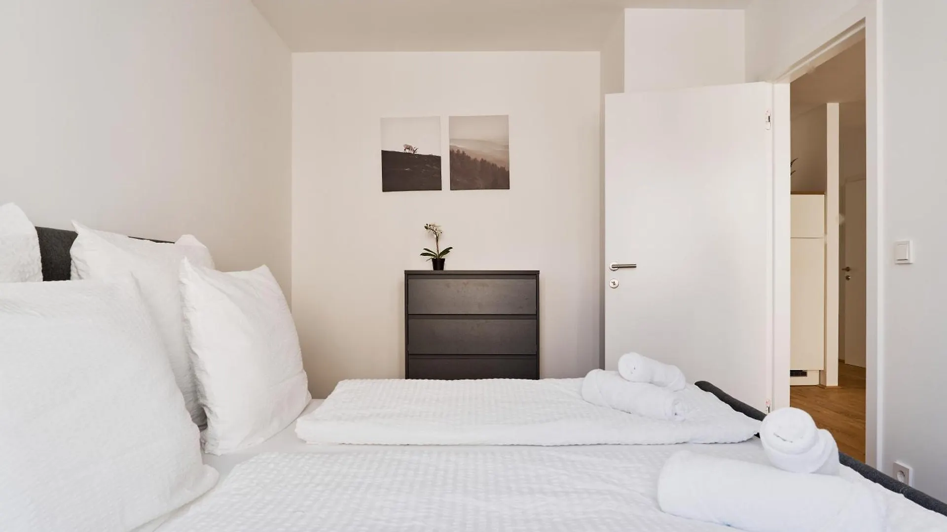 Aparthotel Symphony Apartments Vienna - Garden, Terrace And Grill