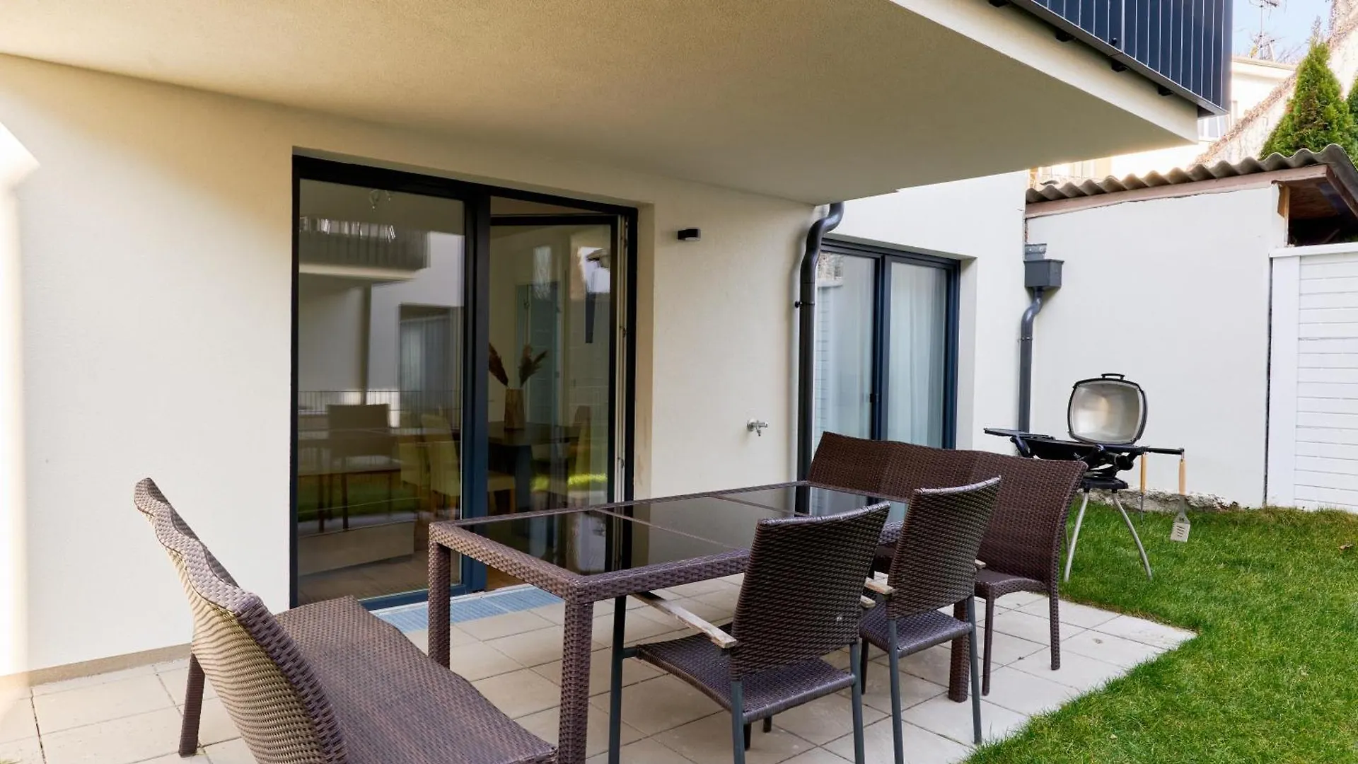 Symphony Apartments Vienna - Garden, Terrace And Grill 0*,