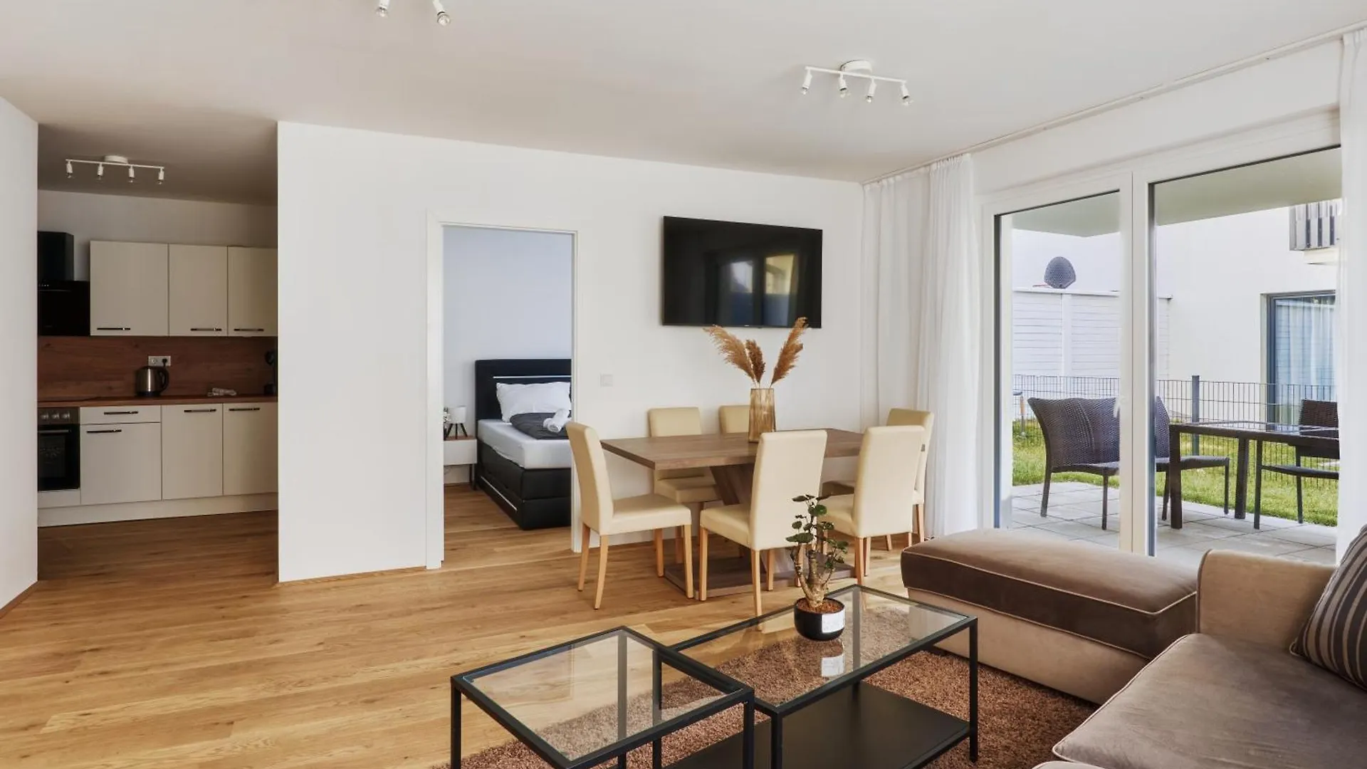 Aparthotel Symphony Apartments Vienna - Garden, Terrace And Grill