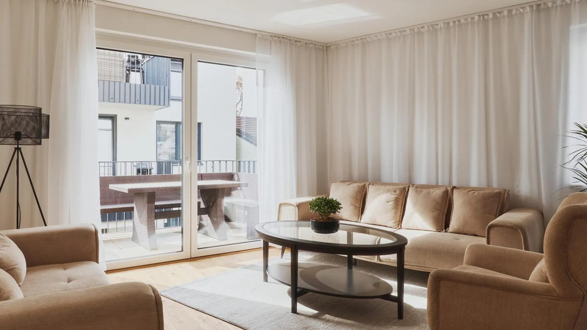 Aparthotel Symphony Apartments Vienna - Garden, Terrace And Grill