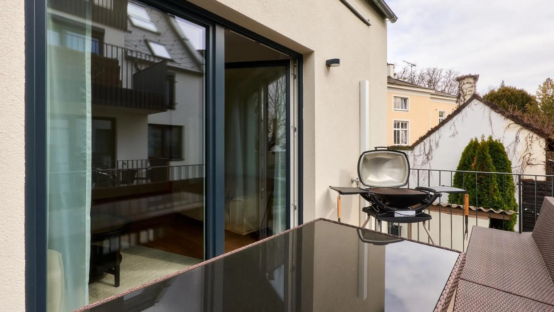 Symphony Apartments Vienna - Garden, Terrace And Grill Aparthotel