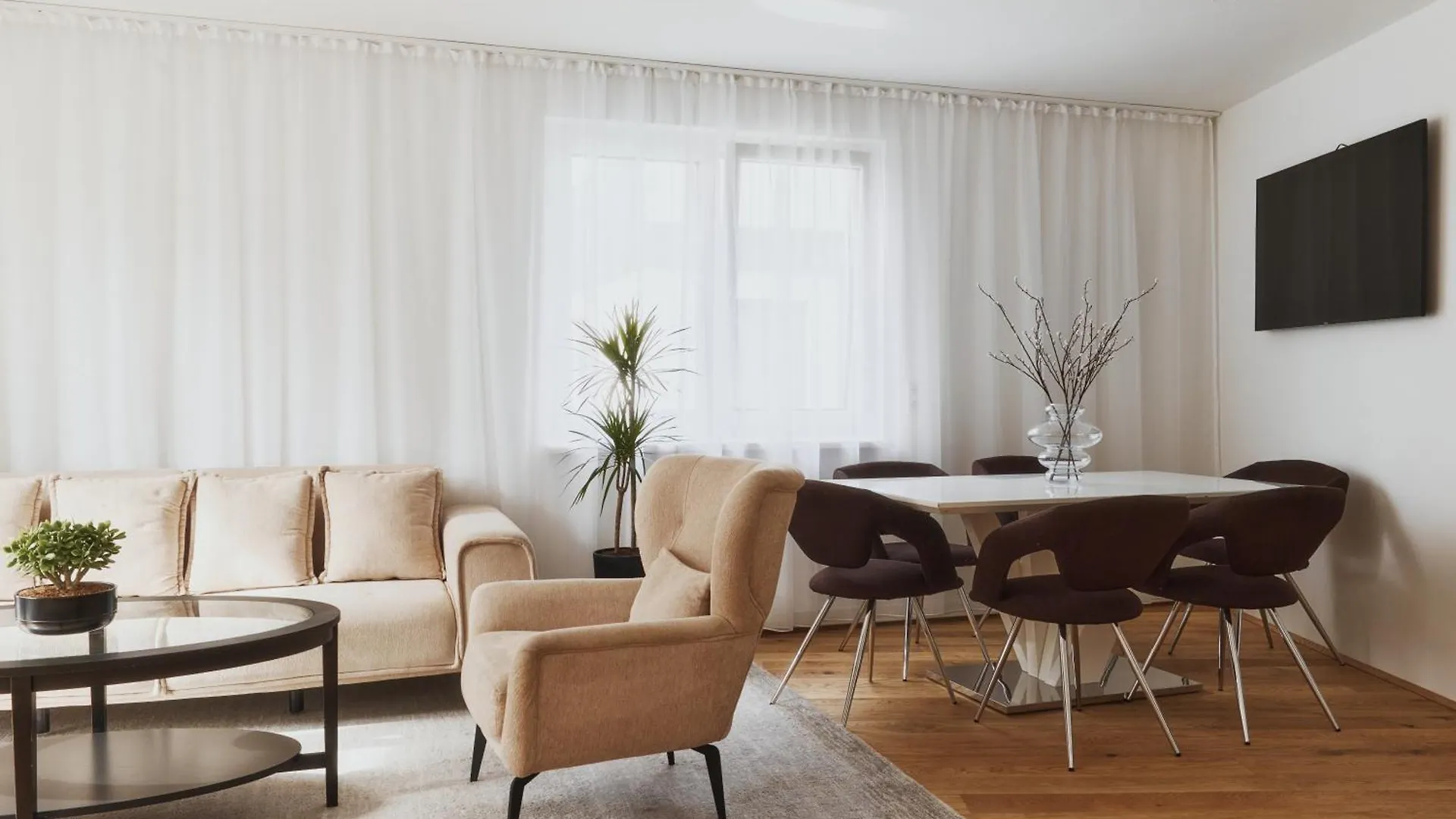 Aparthotel Symphony Apartments Vienna - Garden, Terrace And Grill