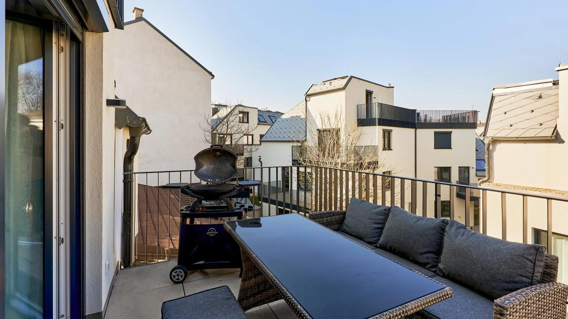 Aparthotel Symphony Apartments Vienna - Garden, Terrace And Grill