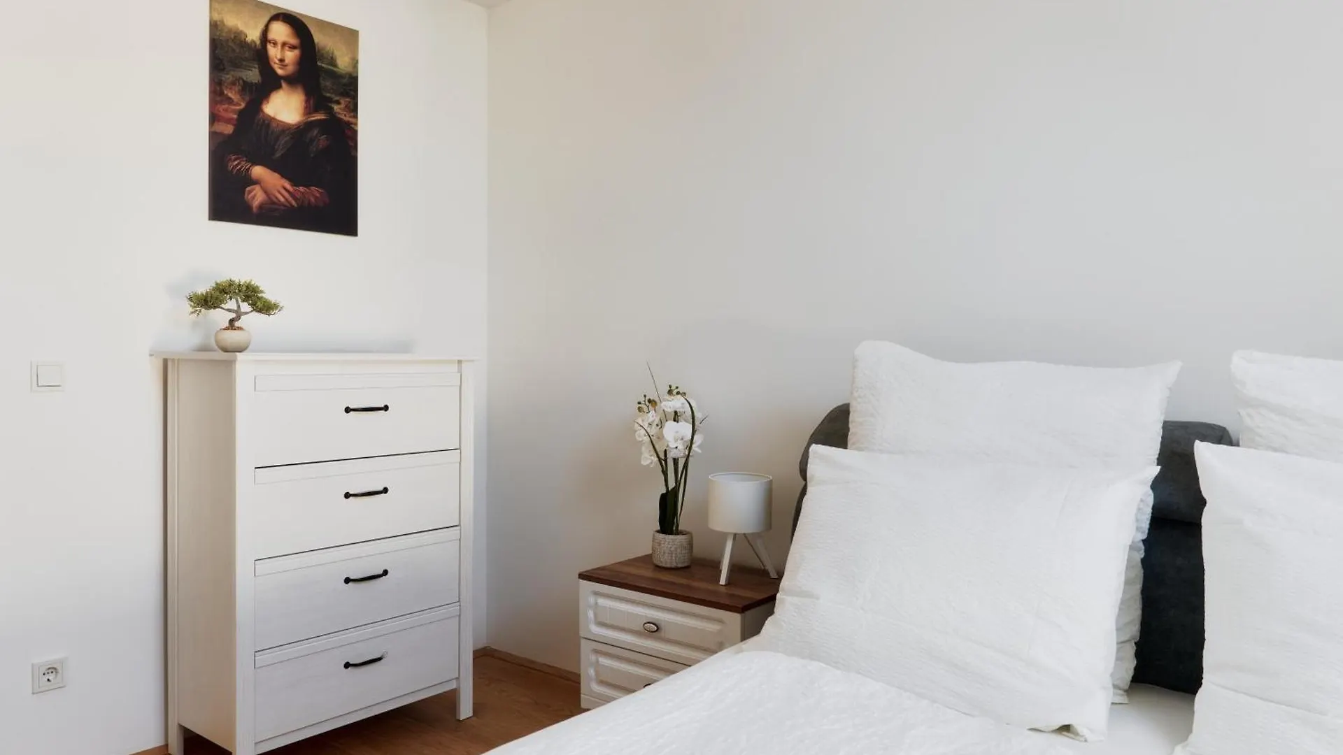 Aparthotel Symphony Apartments Vienna - Garden, Terrace And Grill