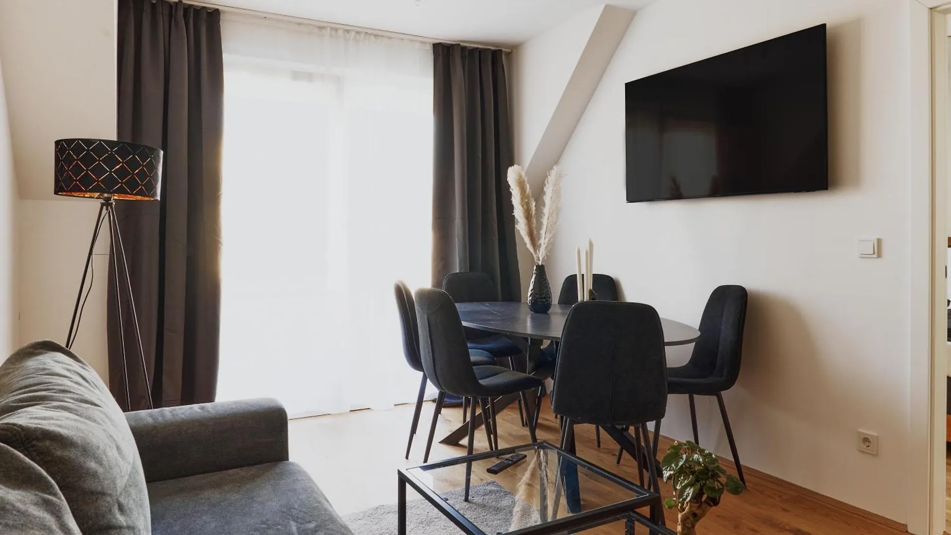 Symphony Apartments Vienna - Garden, Terrace And Grill Austria