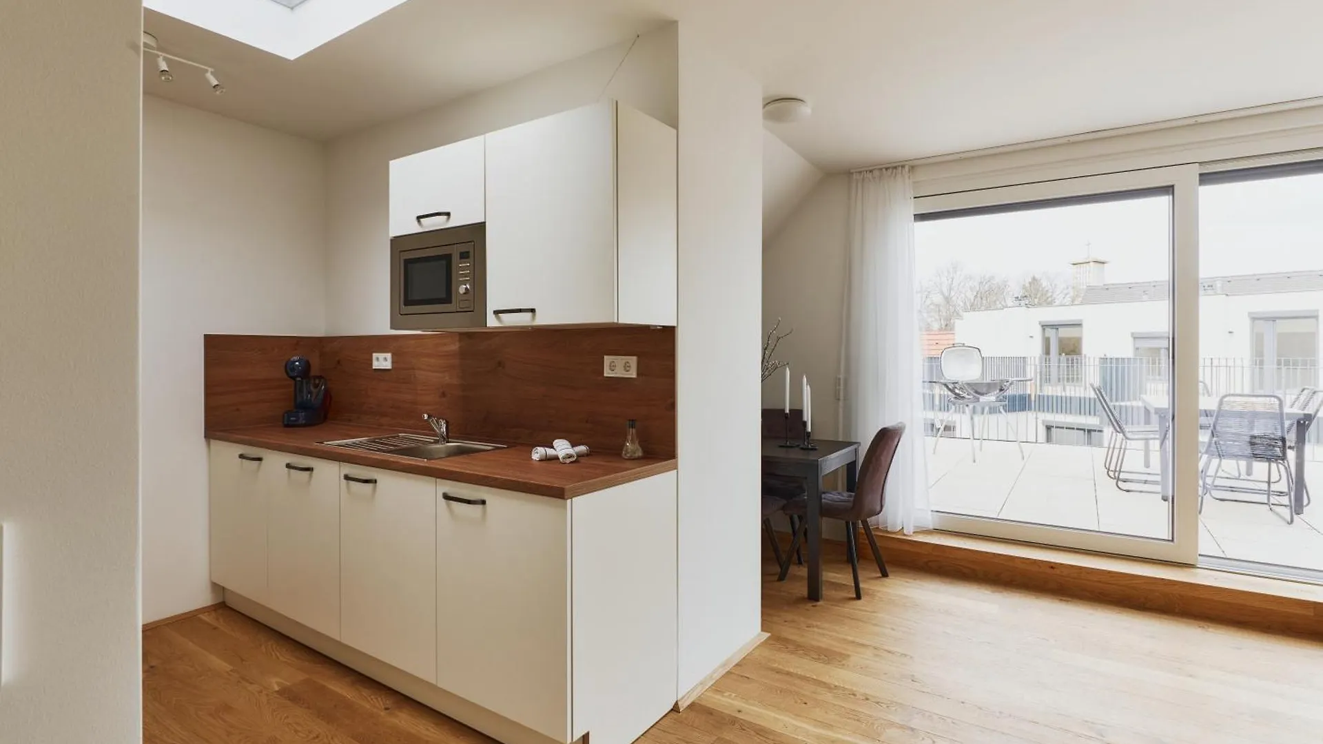 Aparthotel Symphony Apartments Vienna - Garden, Terrace And Grill