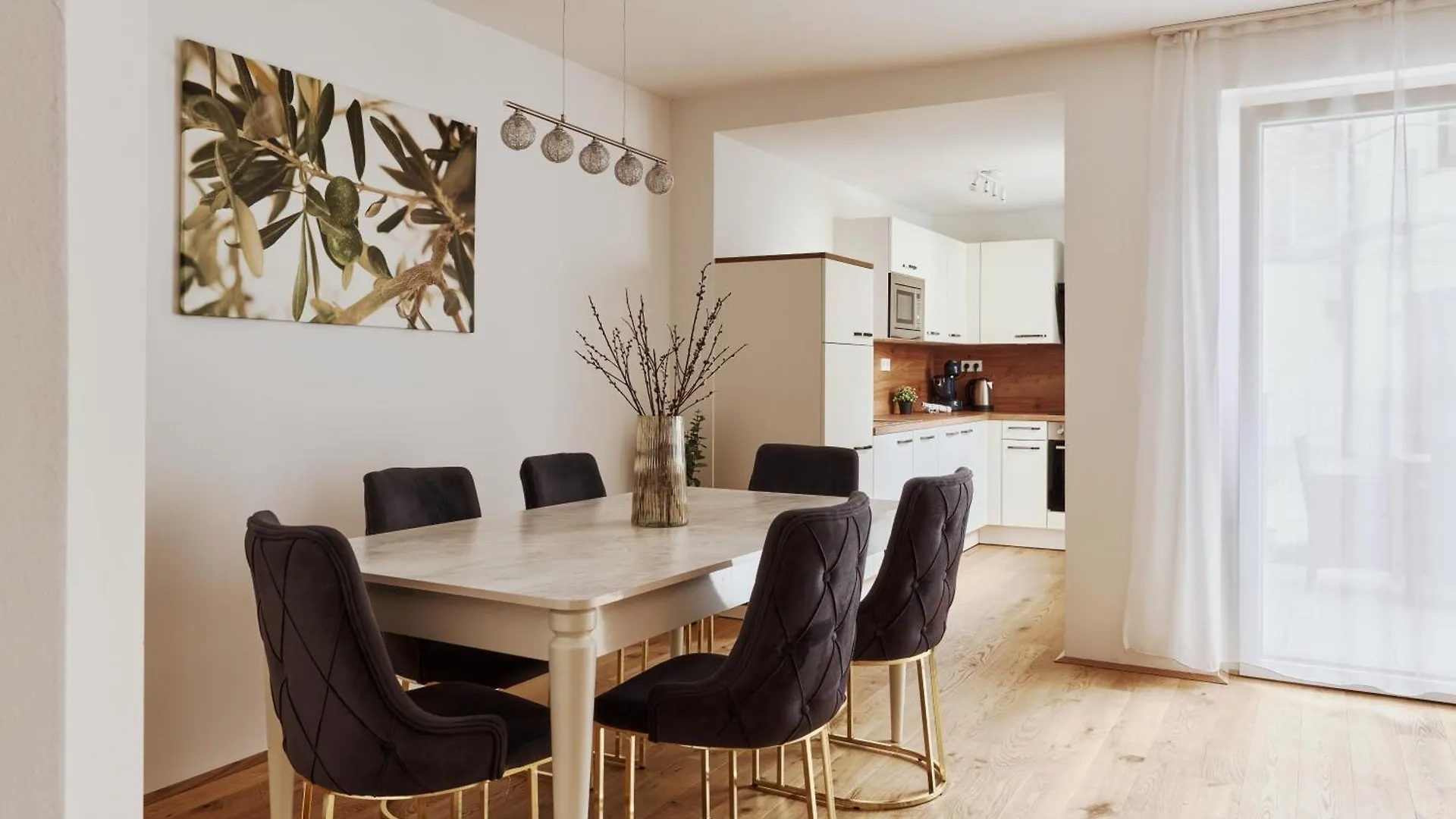 Symphony Apartments Vienna - Garden, Terrace And Grill contacts