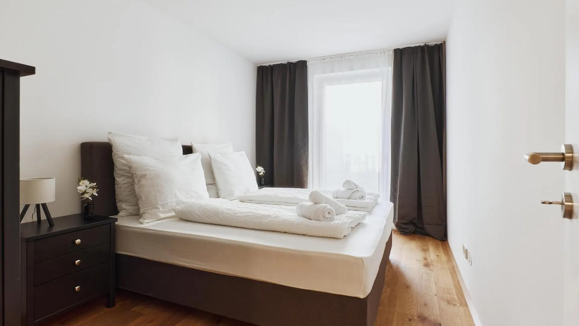 Symphony Apartments Vienna - Garden, Terrace And Grill Ξενοδοχείο με διαμερίσματα